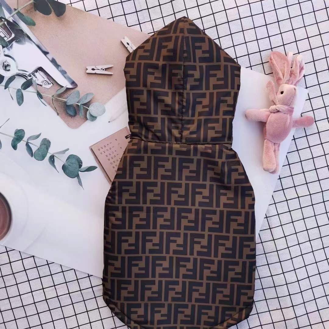 Colete com Capuz Fendi