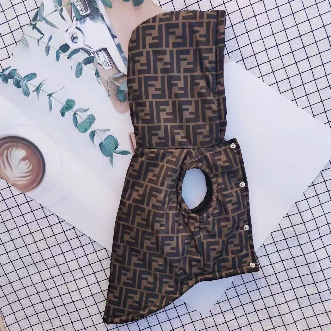 Colete com Capuz Fendi